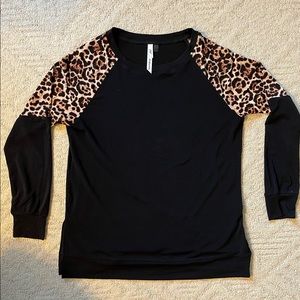 NY Collection Black Top with Leopard Shoulder accent, Size Large, NWOT